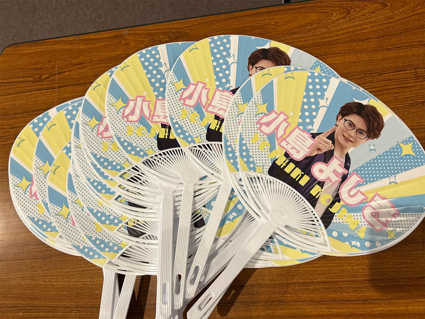 小島よしきデビュー1周年記念 障がい者支援チャリティコンサート開催