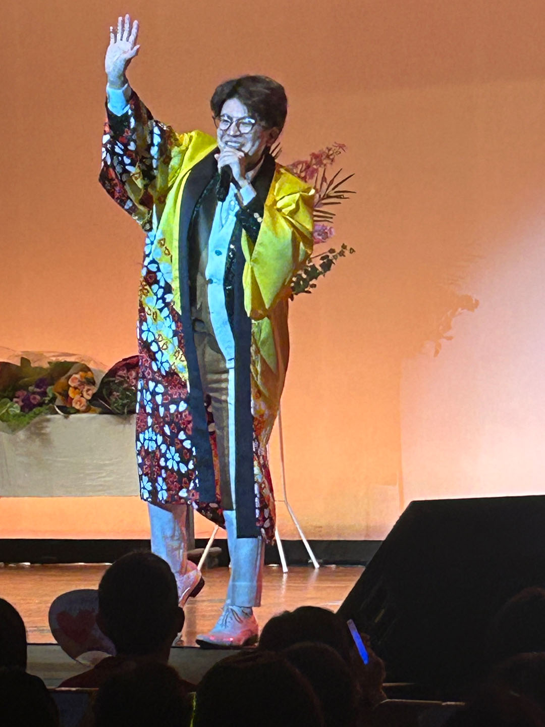 小島よしきデビュー1周年記念 障がい者支援チャリティコンサート開催