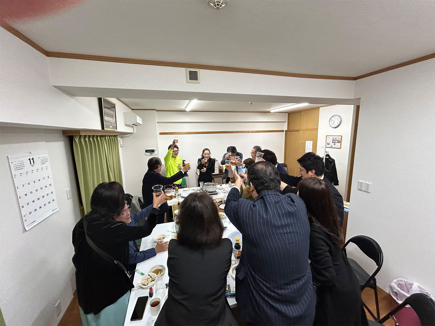 小島よしきデビュー1周年記念 障がい者支援チャリティコンサート開催