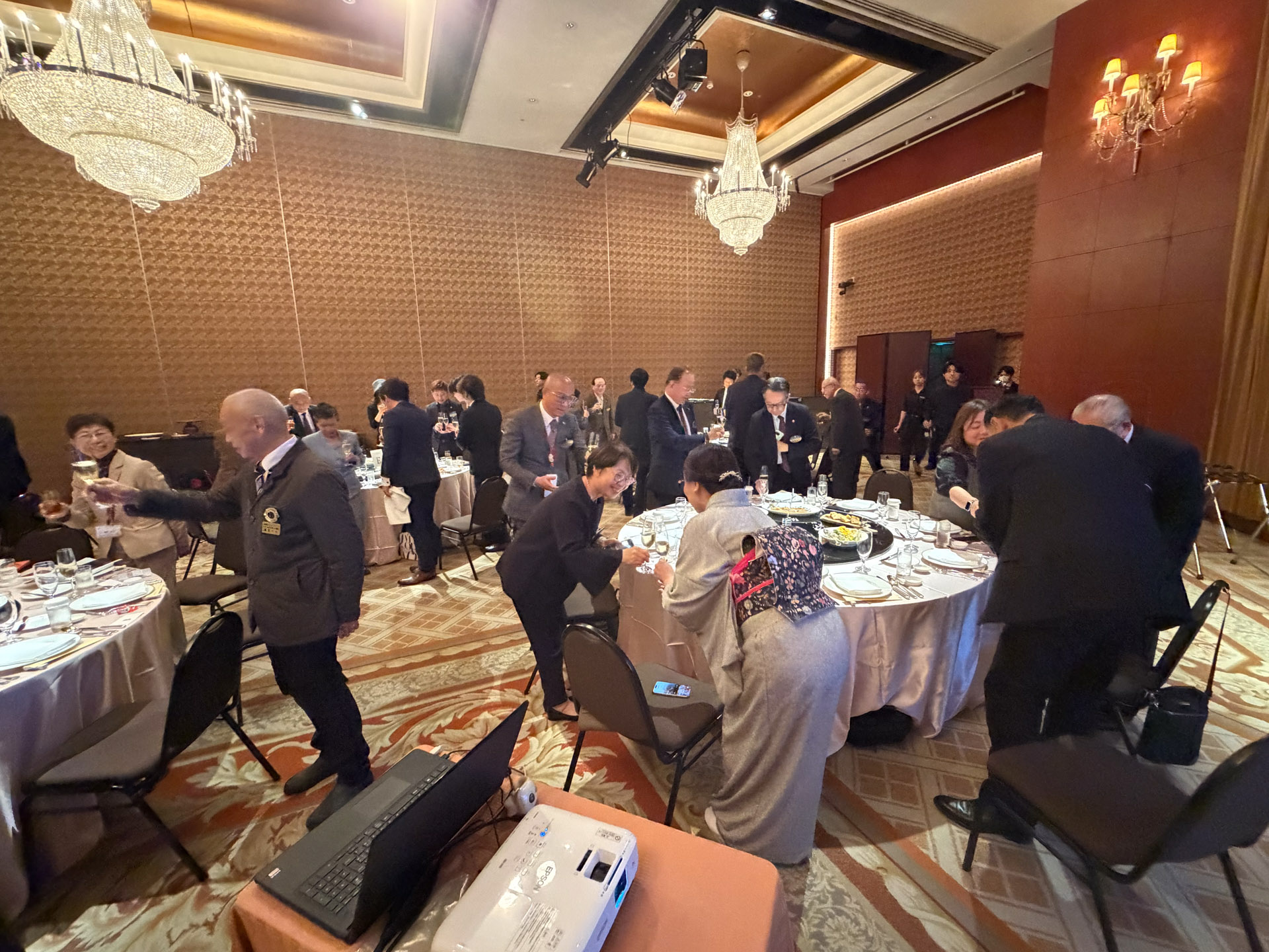 337-A地区6R1Z合同花見懇親例会 報告