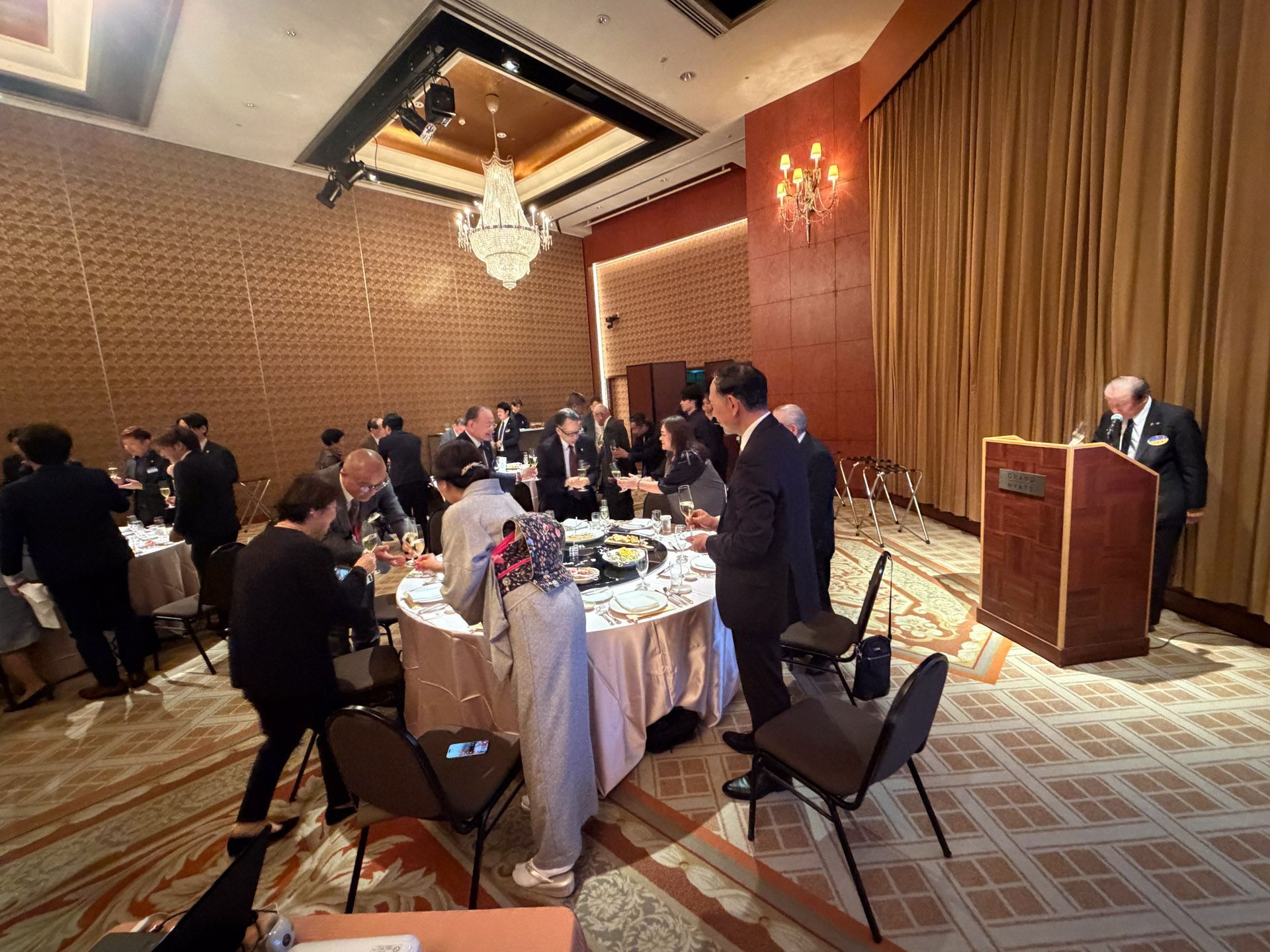 337-A地区6R1Z合同花見懇親例会 報告