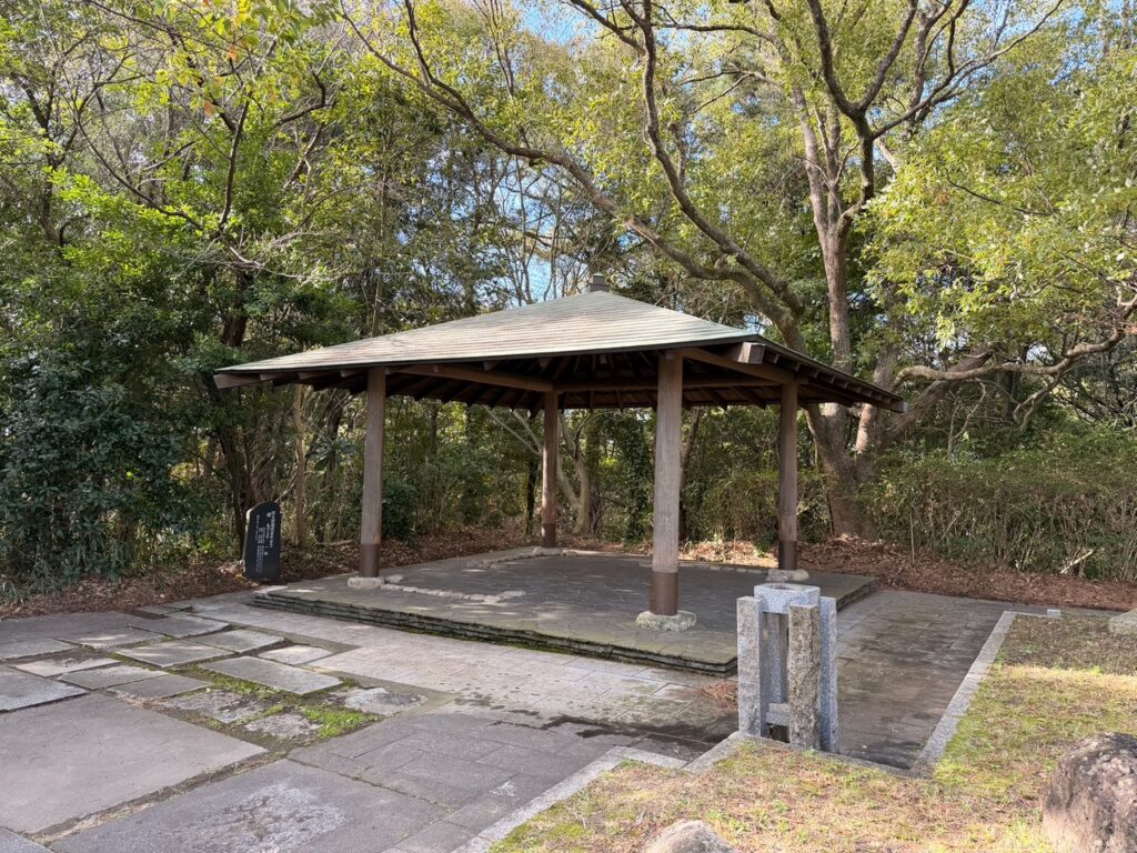 福岡筑前LC 奉仕活動 西公園「あずまや清掃」&子ども食堂“絆”