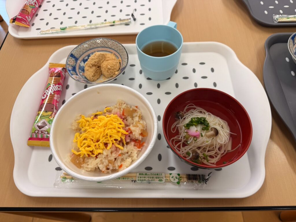 福岡筑前LC 奉仕活動 西公園「あずまや清掃」&子ども食堂“絆”